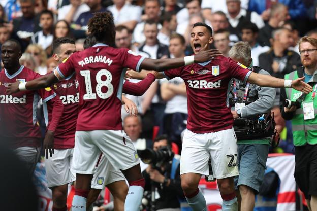 Aston Villa remonte en Premier League
